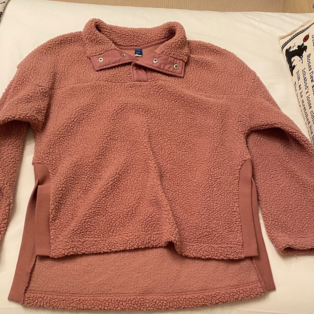 Old Navy Pink Fleece Sweater